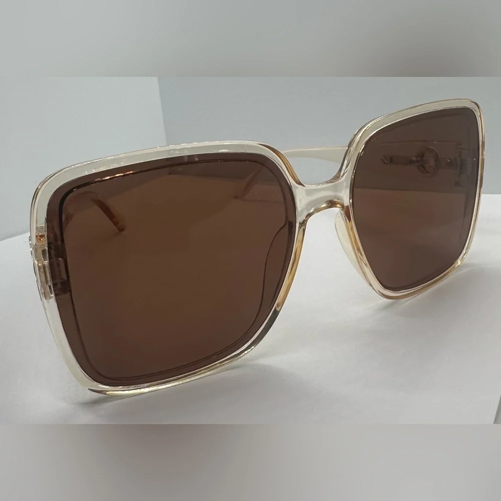 Chic & Trendy Oversized Square Frame Sunglasses - New Fashion Statement!